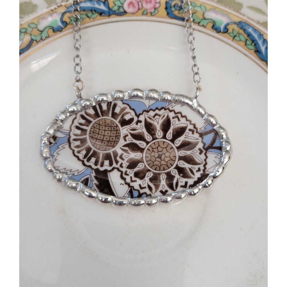 Broken China Martha Stewart Wedgwood Conservatory Brown Flowers Necklace